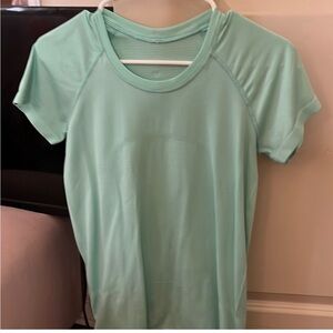 Size 8 lululemon swiftly tech!